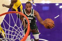 开云体育在线-湖人翻盘雄鹿，巴图姆打破历史纪录