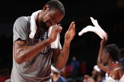 开云体育在线-马刺绝杀澳大利亚男篮，利拉德惊艳世界