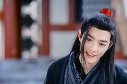 开云体育登录-攻城锤的轰鸣，爱德华兹在焦点之战中敲碎雄鹿，定义火箭新纪元