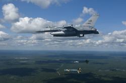 开云体育在线-亚洲风暴席卷北美！山西队爆冷淘汰快船，爱德华兹空砍47分徒留悲情背影