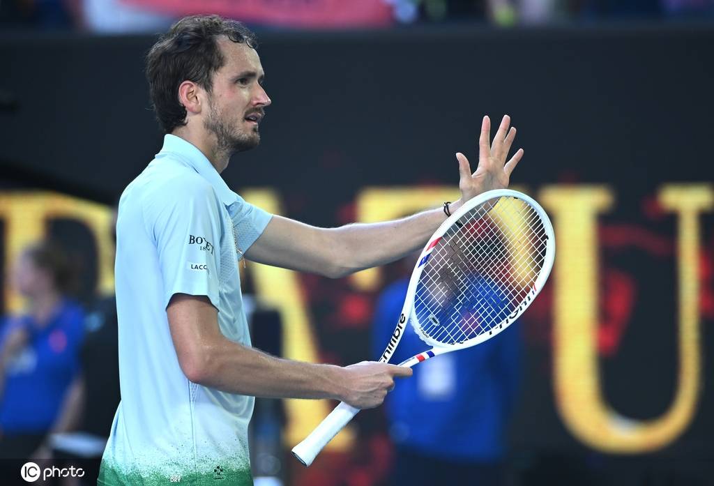 澳大利亚网球队鏖战欧洲网球队,瓦林卡绝境逆转 澳大利亚网球队鏖战欧洲网球队,瓦林卡绝境逆转