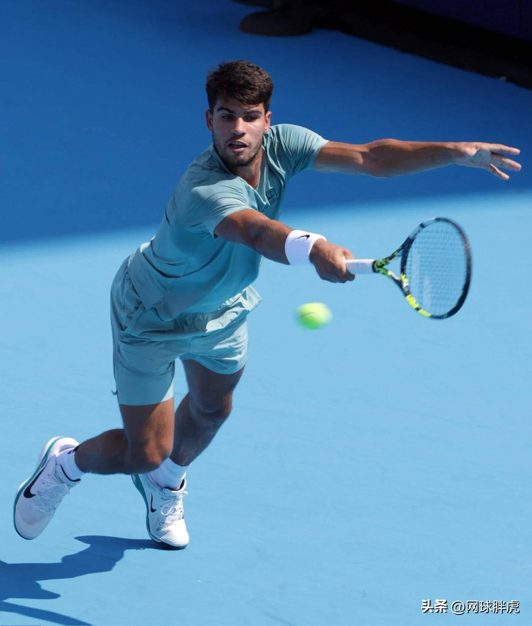 欧洲网球队鏖战日本网球队,费德勒打破历史纪录 欧洲网球队鏖战日本网球队,费德勒打破历史纪录