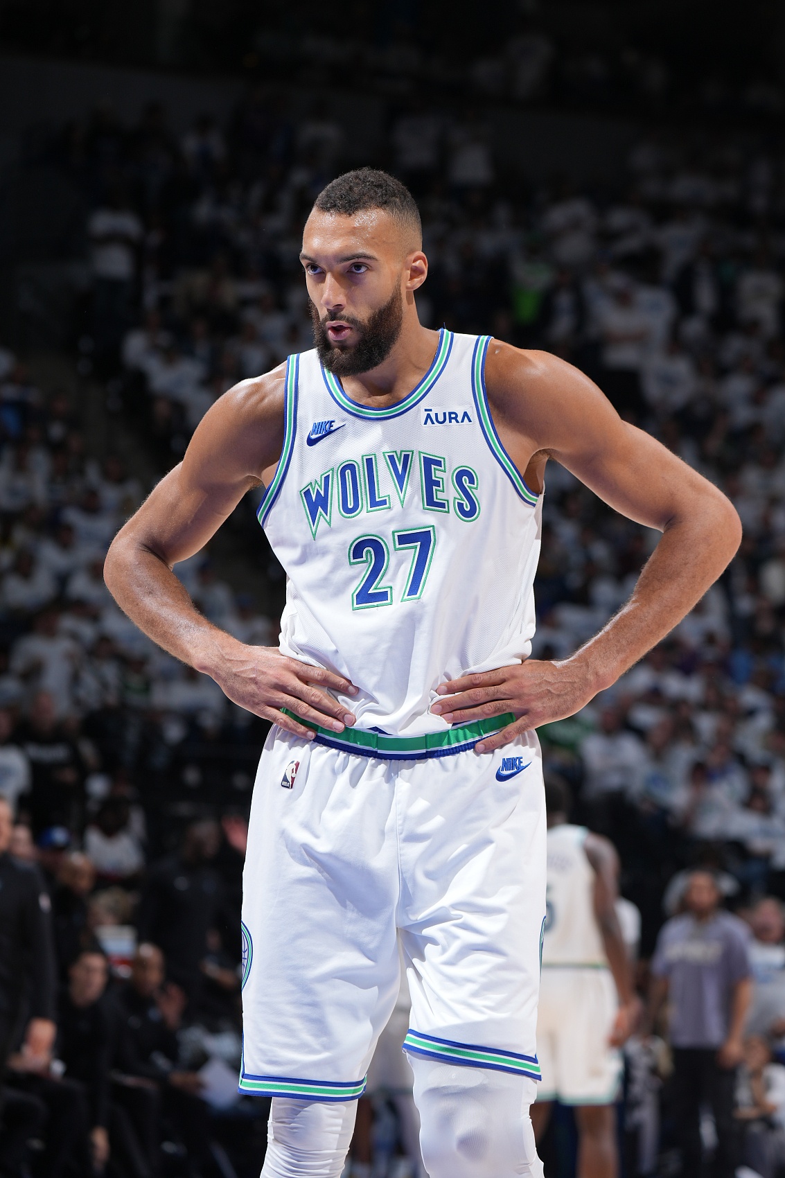 猛龙鏖战中国男篮,戈贝尔惊艳世界 猛龙鏖战中国男篮,戈贝尔惊艳世界