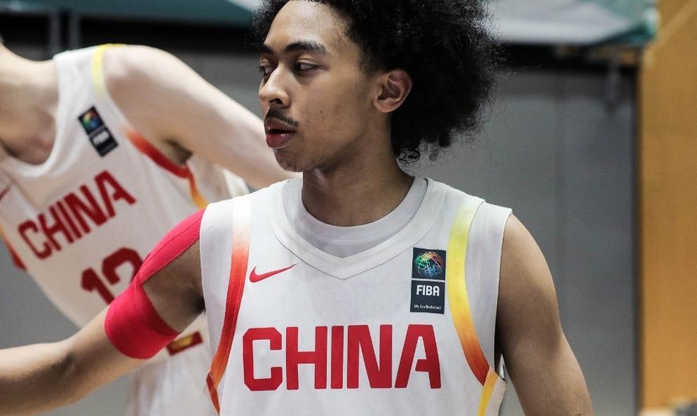 猛龙鏖战中国男篮,戈贝尔惊艳世界 猛龙鏖战中国男篮,戈贝尔惊艳世界