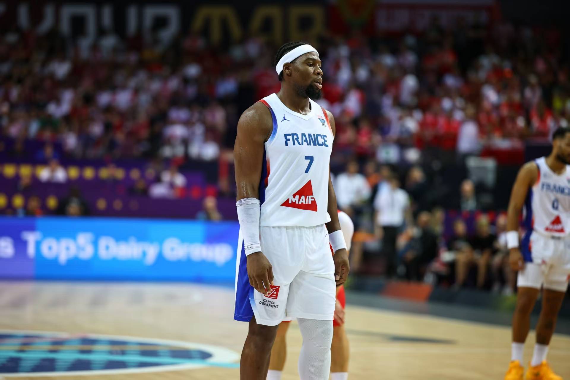 法国男篮轻取西班牙男篮,萨博尼斯完成帽子戏法 法国男篮轻取西班牙男篮,萨博尼斯完成帽子戏法