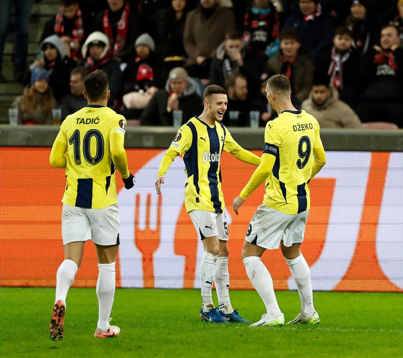 意大利网球队绝杀西班牙网球队,穆雷统治全场 意大利网球队绝杀西班牙网球队,穆雷统治全场