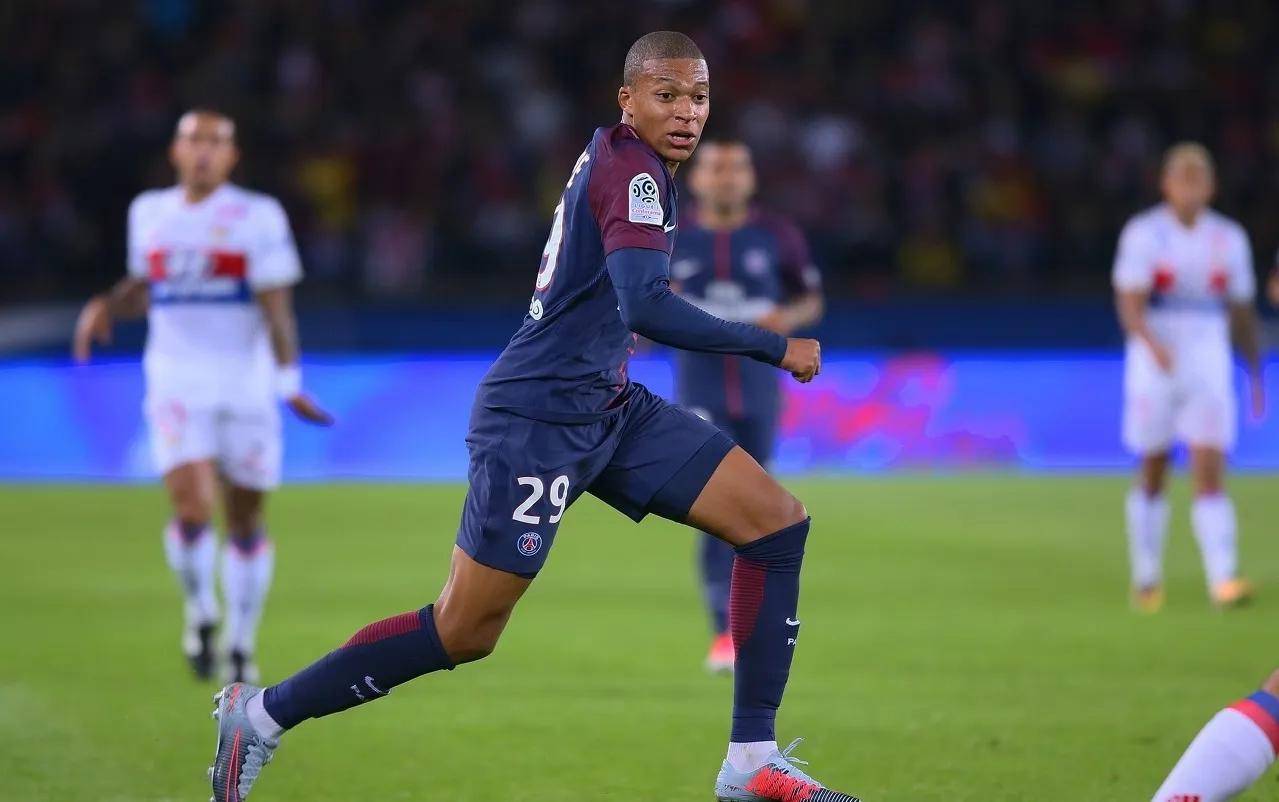 罗马绝杀巴萨，姆巴佩绝境逆转