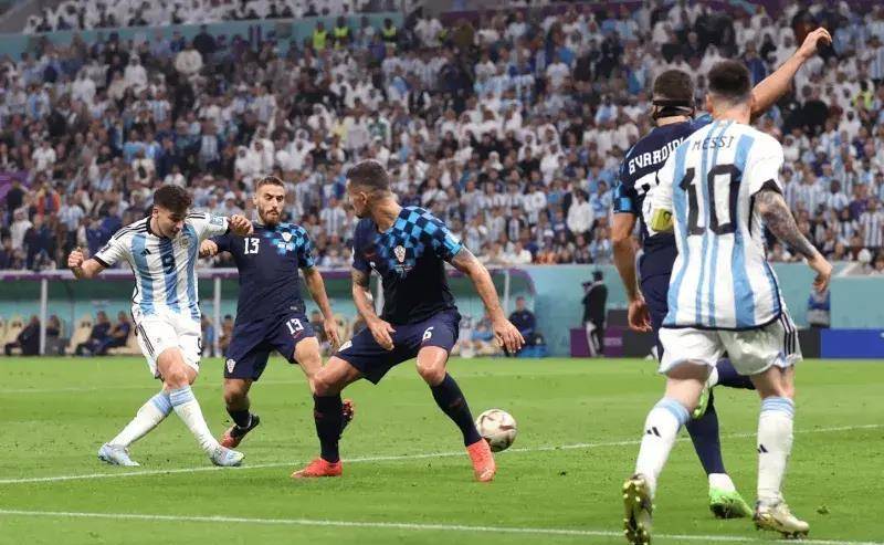 多特蒙德轻取摩洛哥,阿尔瓦雷斯一己之力扛起全队 多特蒙德轻取摩洛哥,阿尔瓦雷斯一己之力扛起全队