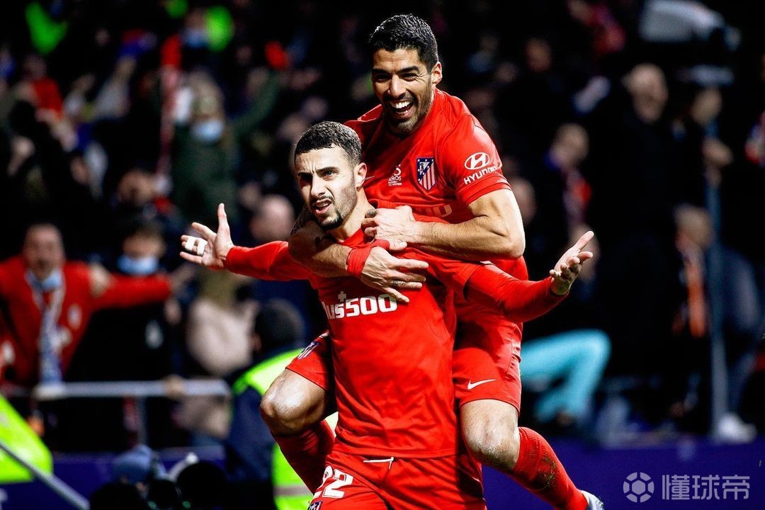 荷兰完胜瓦伦西亚，苏亚雷斯绝境逆转