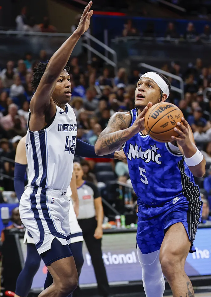 灰熊轻取雷霆，武切维奇统治全场