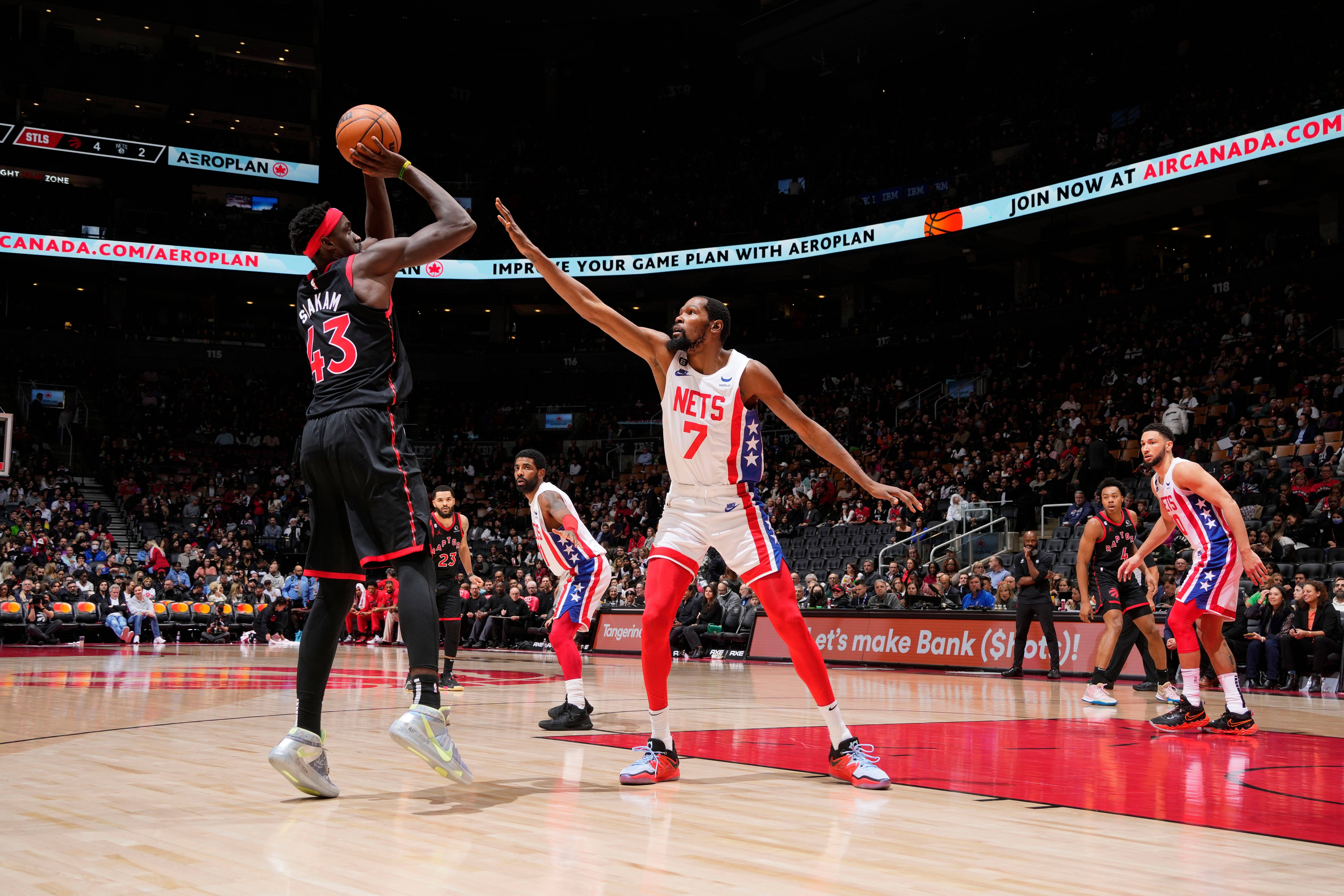 猛龙展现威慑力量！西亚卡姆率众克敌制胜