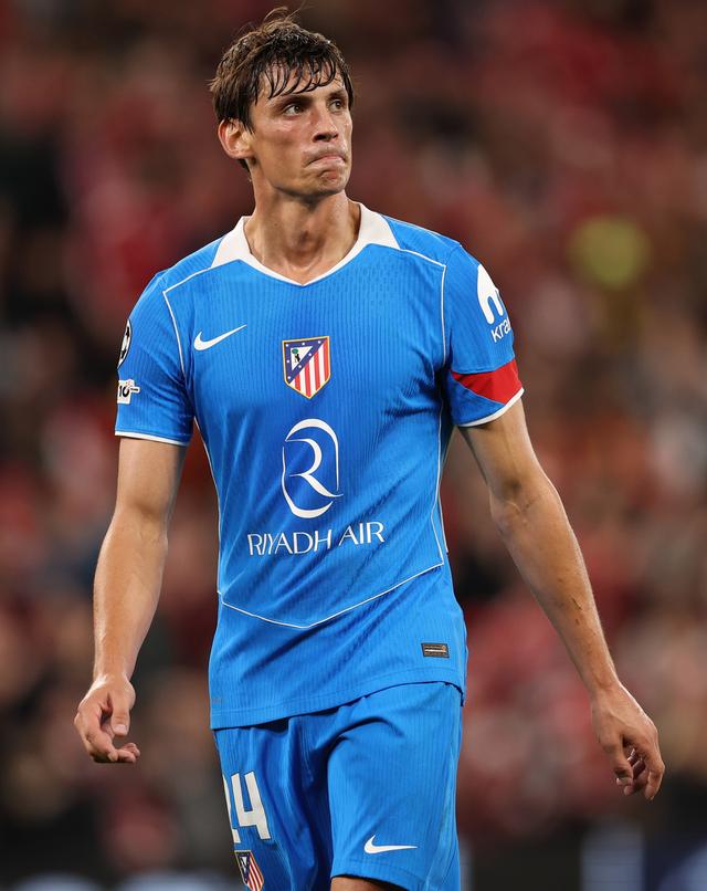 皇家社会后防失误频出，比利亚雷亚尔力压晋级