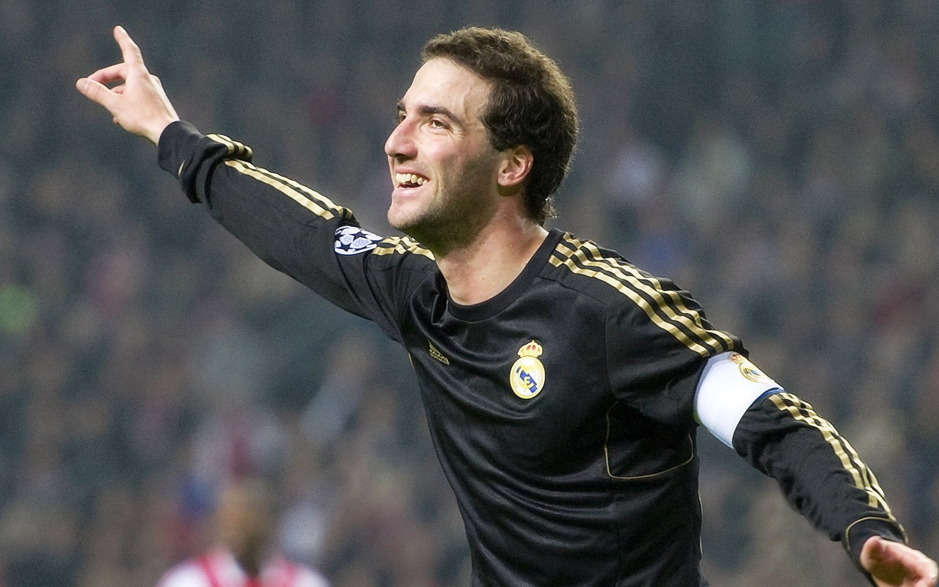 爱德华兹,风暴眼