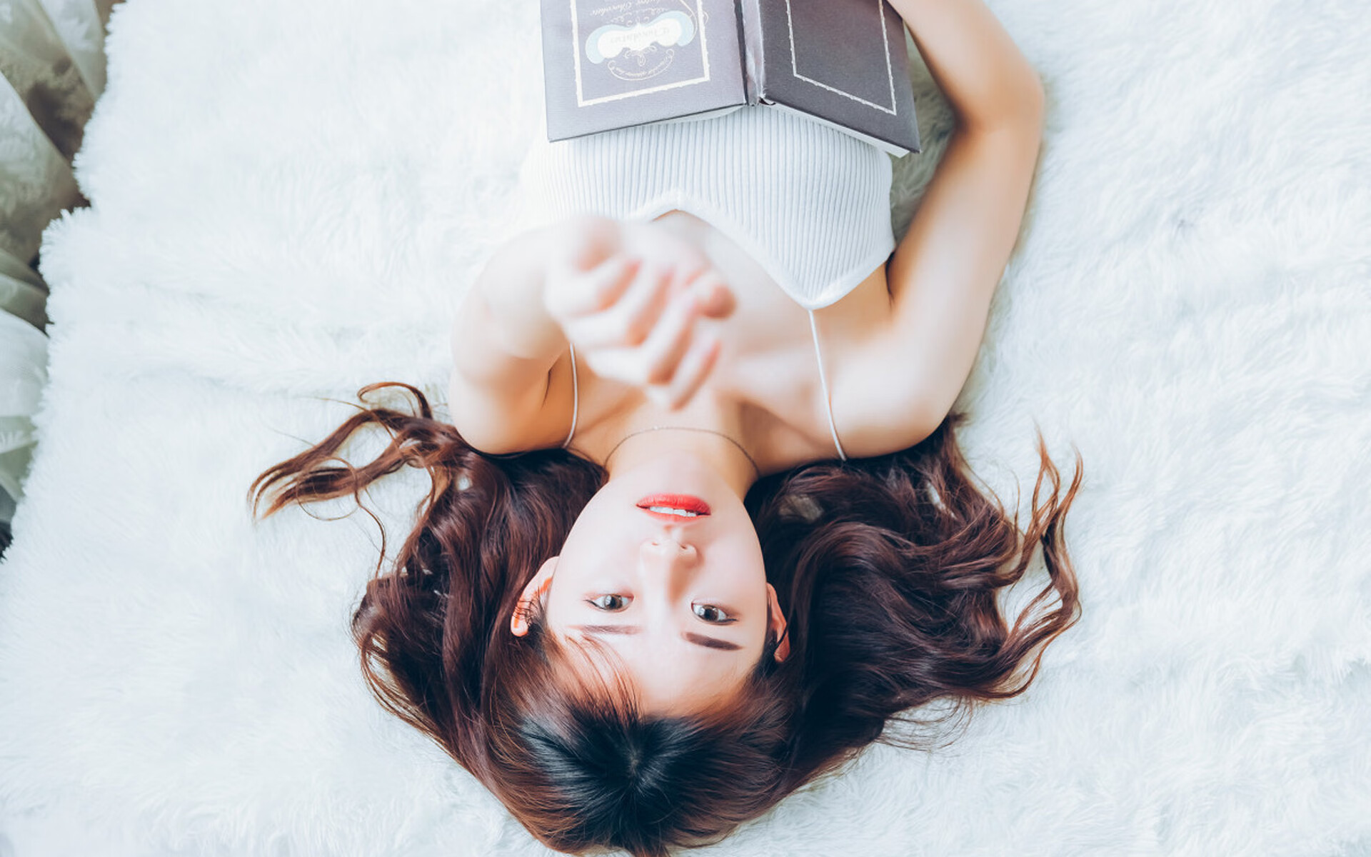 风的速度与铁的秩序,当引擎轰鸣在篮球场上响起