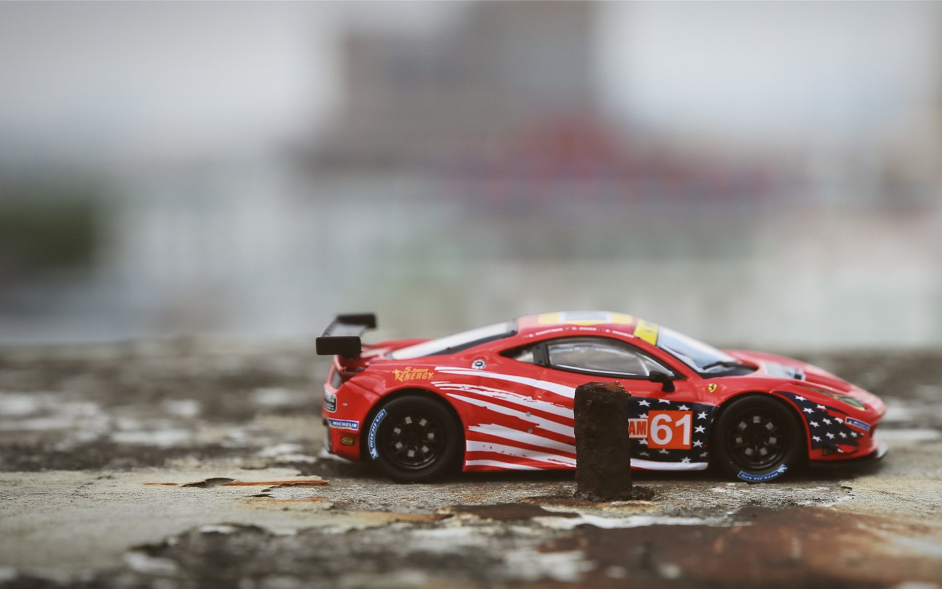 风的速度与铁的秩序,当引擎轰鸣在篮球场上响起