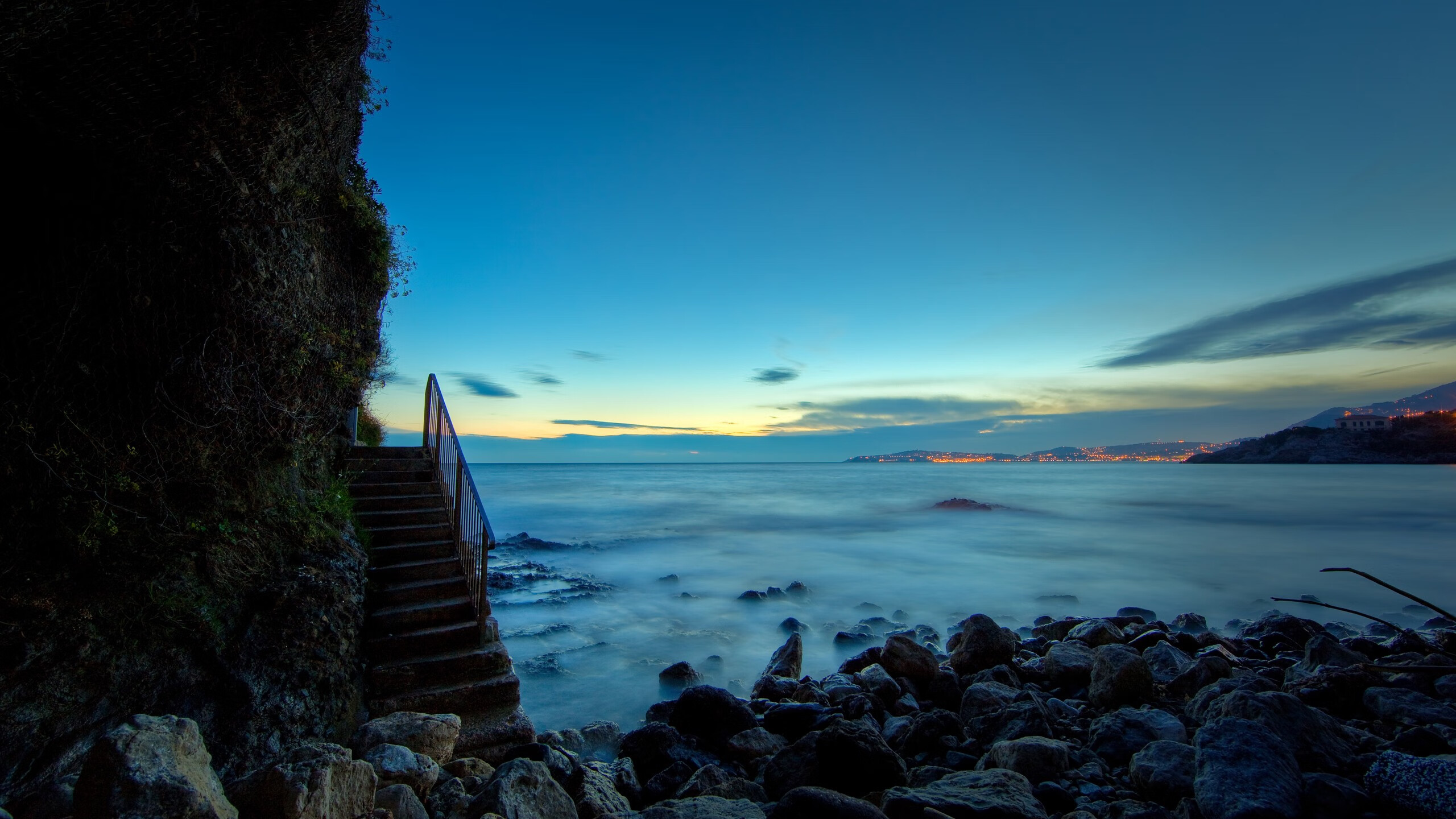 双线狂飙，天使之翼与黑马铁蹄的平行叙事