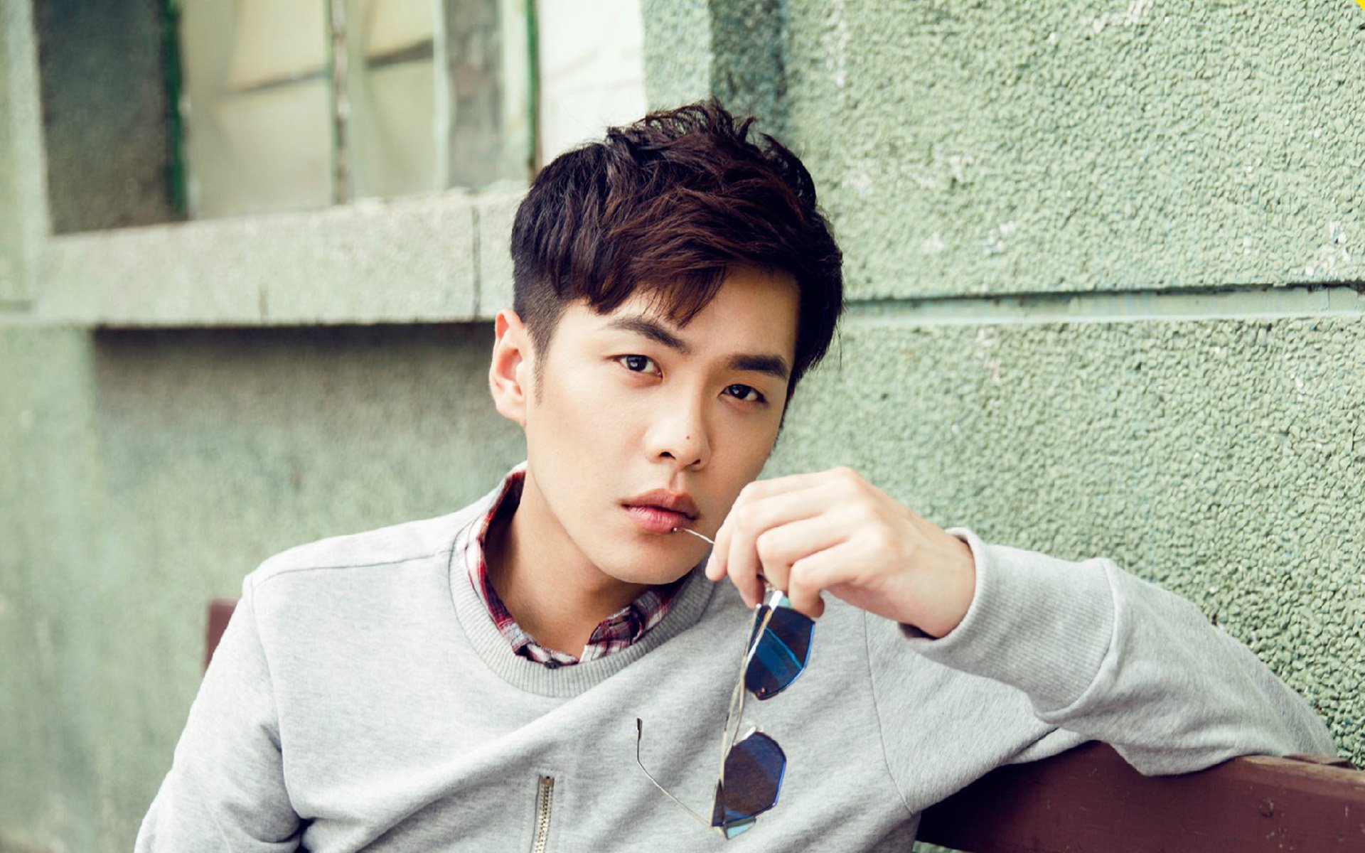 铁血绞杀!尼克斯强行终结魔术,迟到英雄克莱终成关键先生